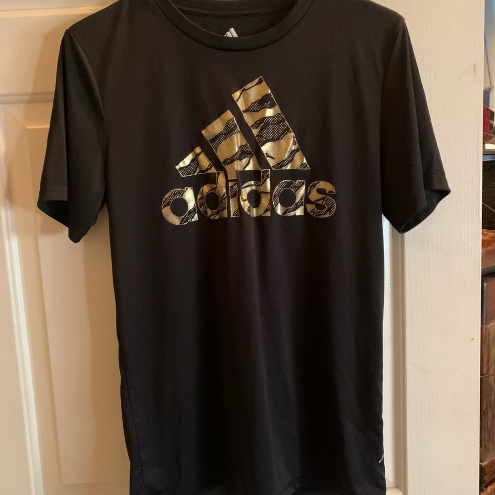 Adidas T-Shirt